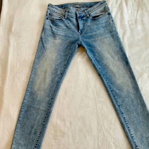 American Eagle Mens Skinny Jeans. Size 32x30. Stonewashed denim